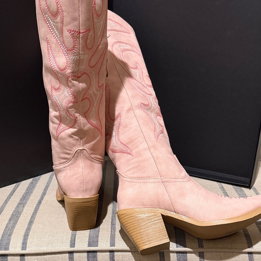 Wetkiss Stylish Pink Embroidered Knee High Heeled Boots - Picture 5 of 8